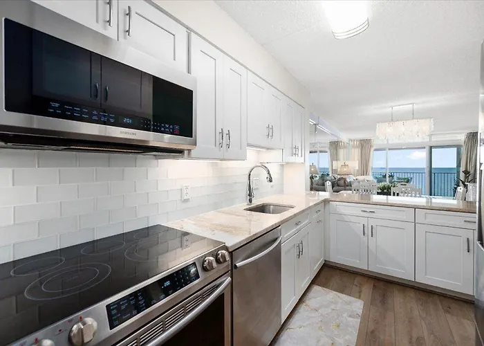 Towers-picturesque Ocean Views In 2 Bedroom With Indoor Pool! Ferienhaus *