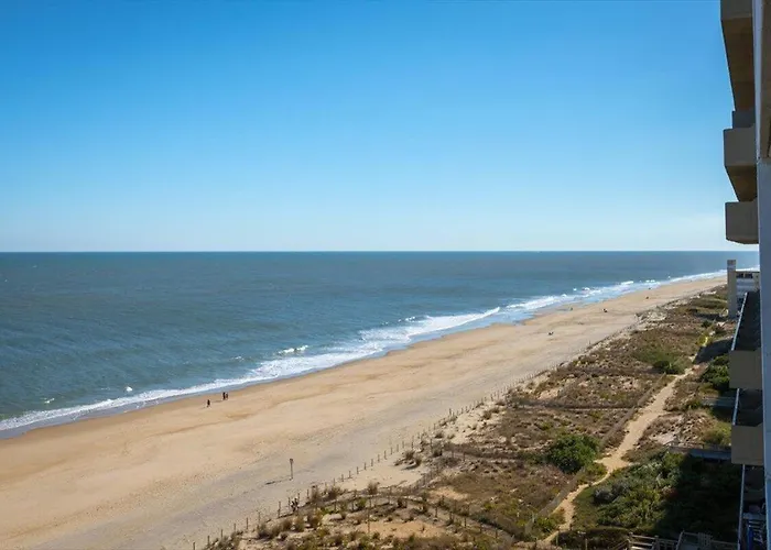 Towers-picturesque Ocean Views In 2 Bedroom With Indoor Pool! Ferienhaus